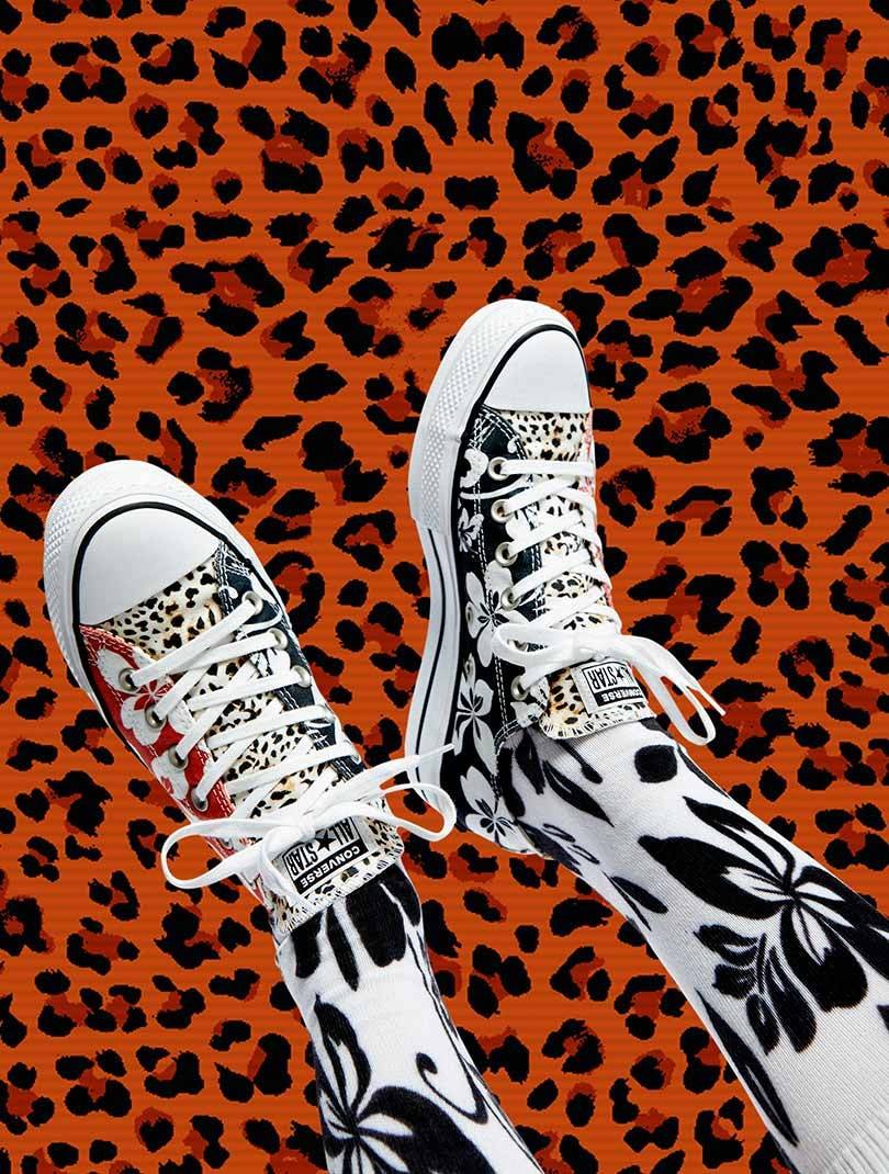 Bershka se alía con Converse para versionar su modelo más famoso