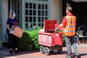 Royal Mail to collect parcels from the doorstep