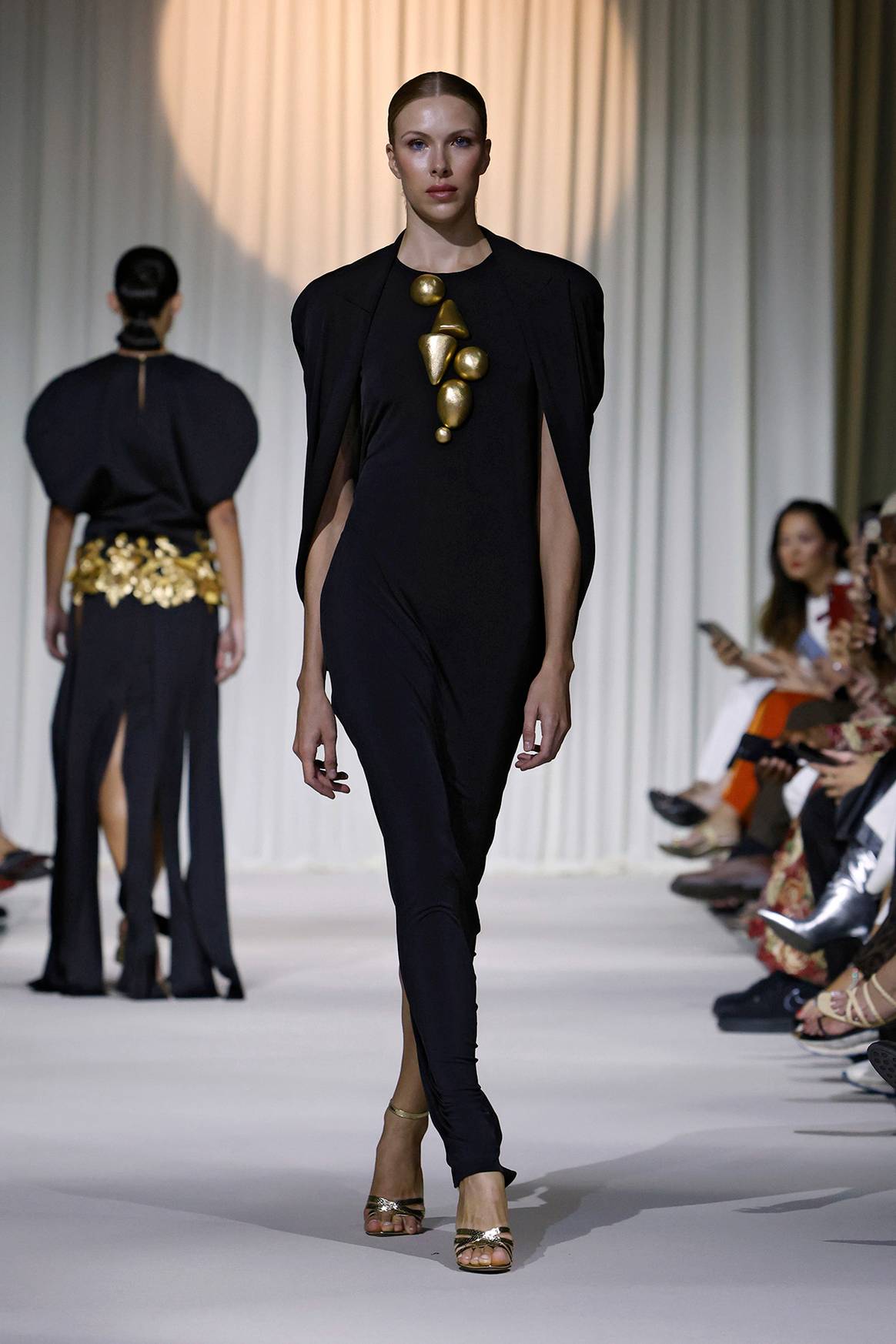Rafael Urquízar, colección “Parasceve”.