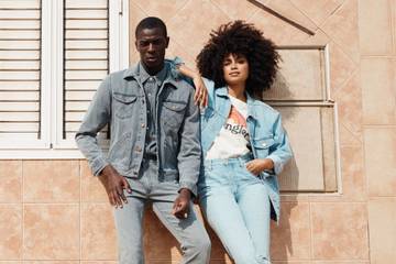 Kontoor Brands raises FY outlook as Q1 profits widen