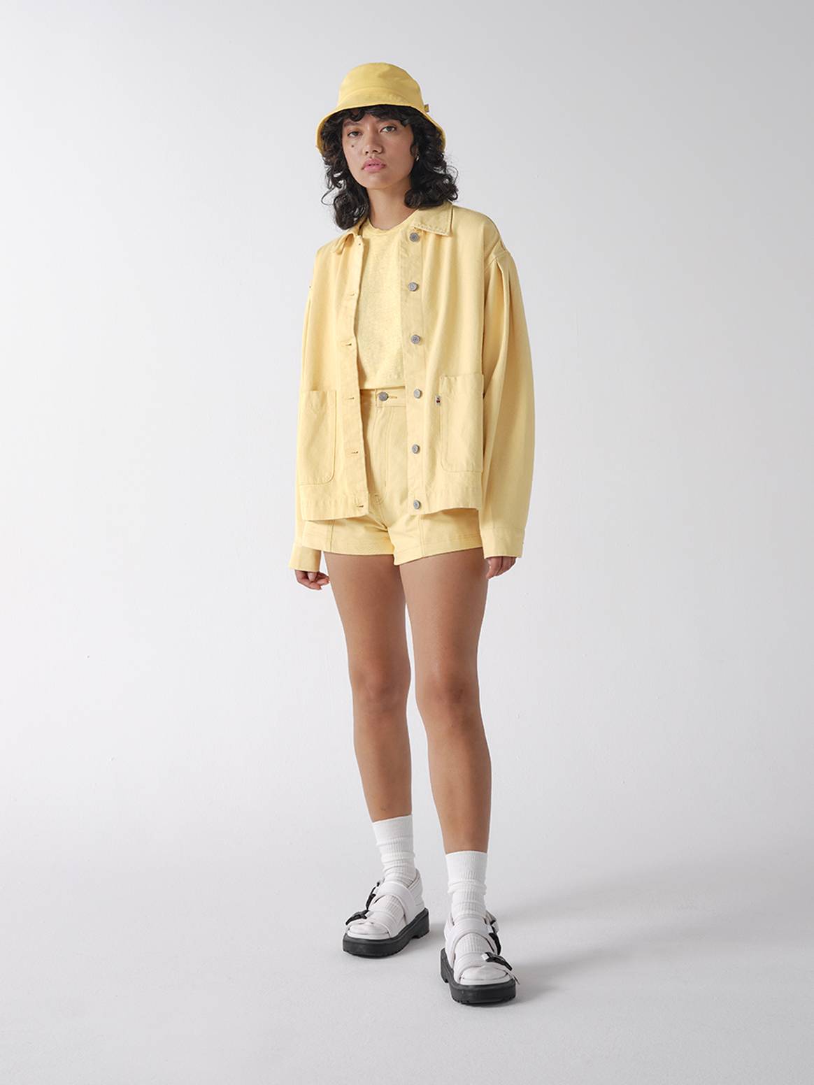 Photo Credits: Levi’s Fresh, colección de prendas teñidas con tintes naturales de Levi’s. Fotografía de cortesía.