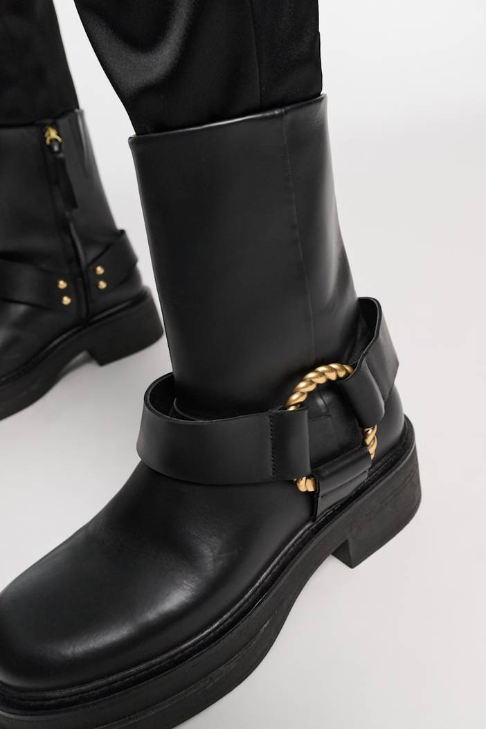 Short biker boots with twisted D-ring detail | dorothee schumacher