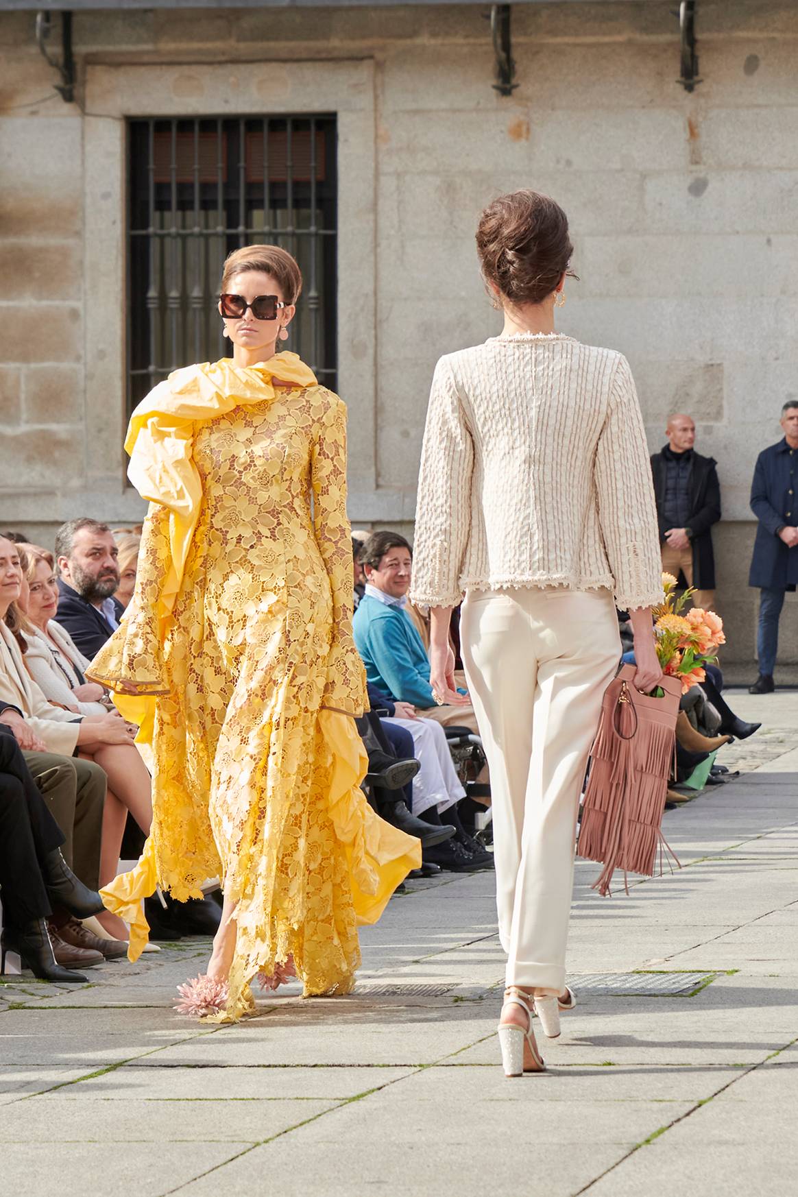 Desfile inaugural en la plaza de la Villa de Madrid de Madrid es Moda, celebrado el jueves 13 de febrero de 2025 en Madrid (España).