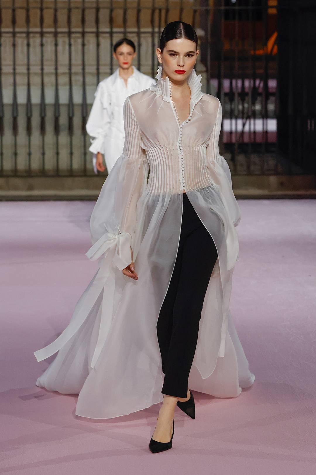 Carolina Herrera, presentazione in Plaza Mayor a Madrid della collezione Primavera/Estate 2026.