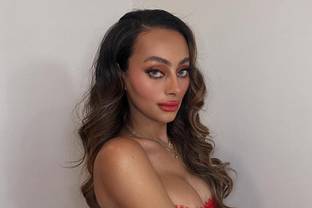 Впервые Victoria’s Secret сотрудничает с темнокожей трансгендерной моделью