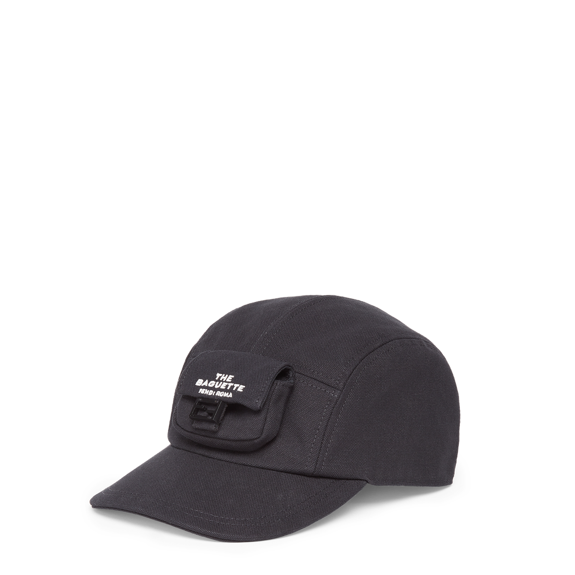 Los accesorios para hombre también retoman el tema del icónico bolso