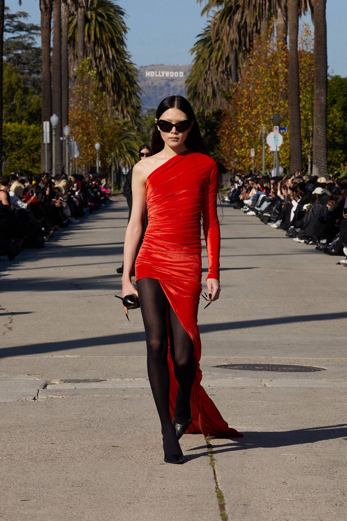 Balenciaga, desfile de presentación en Los Ángeles de la colección de Otoño para hombre y mujer FW24.