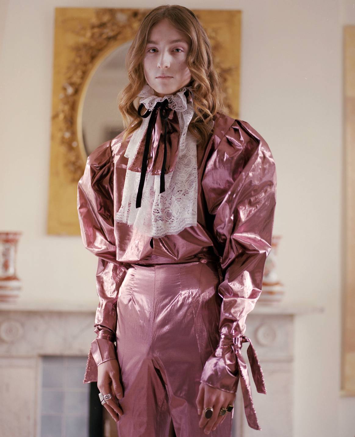 Beeld: Harris Reed door Giovanni Corabi;
Harris Reed Fluid Romanticism 001