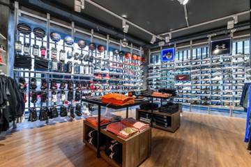JD Sports sigue creciendo en Europa con la compra de la griega Cosmos