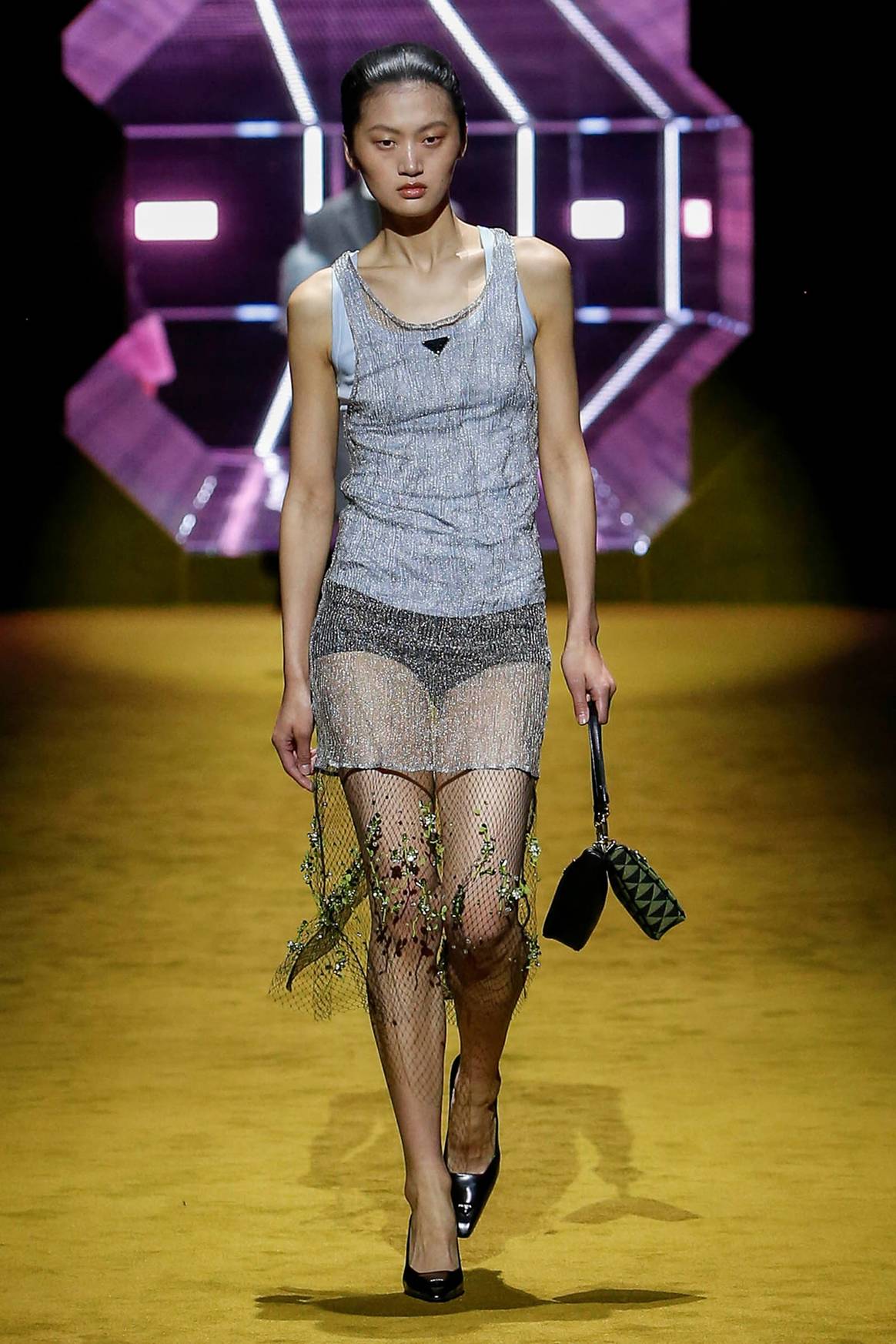 Photo Credits: Prada, colección para mujer para la temporada Otoño/Invierno FW 2022 Womesnwear. Prada, página oficial.