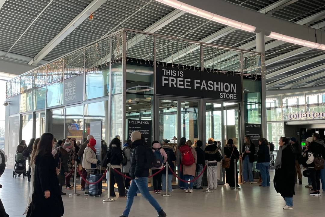 This is Free Fashion op Utrecht Centraal.