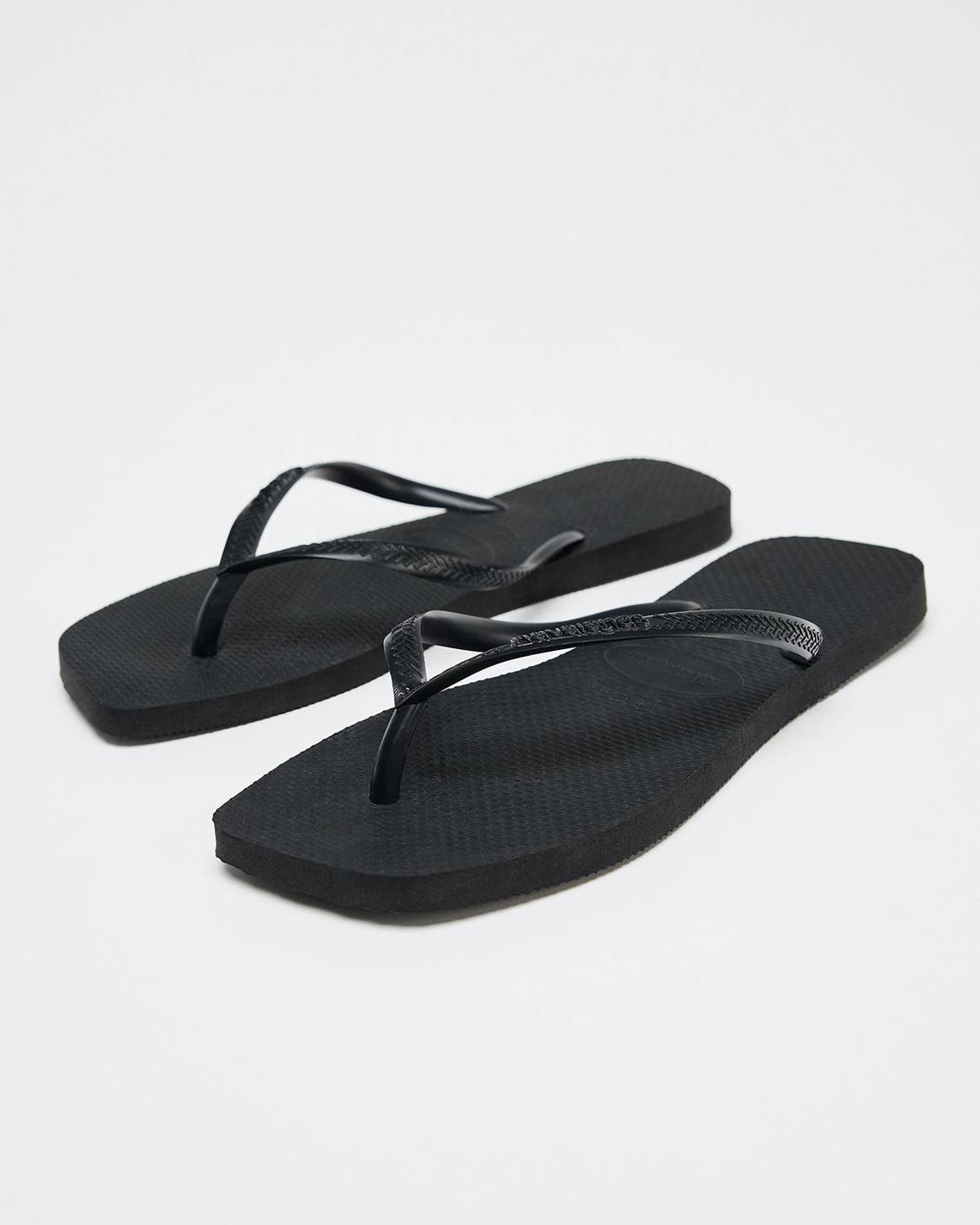 Colección cápsula Havaianas x Zara, Primavera/Verano 2025.