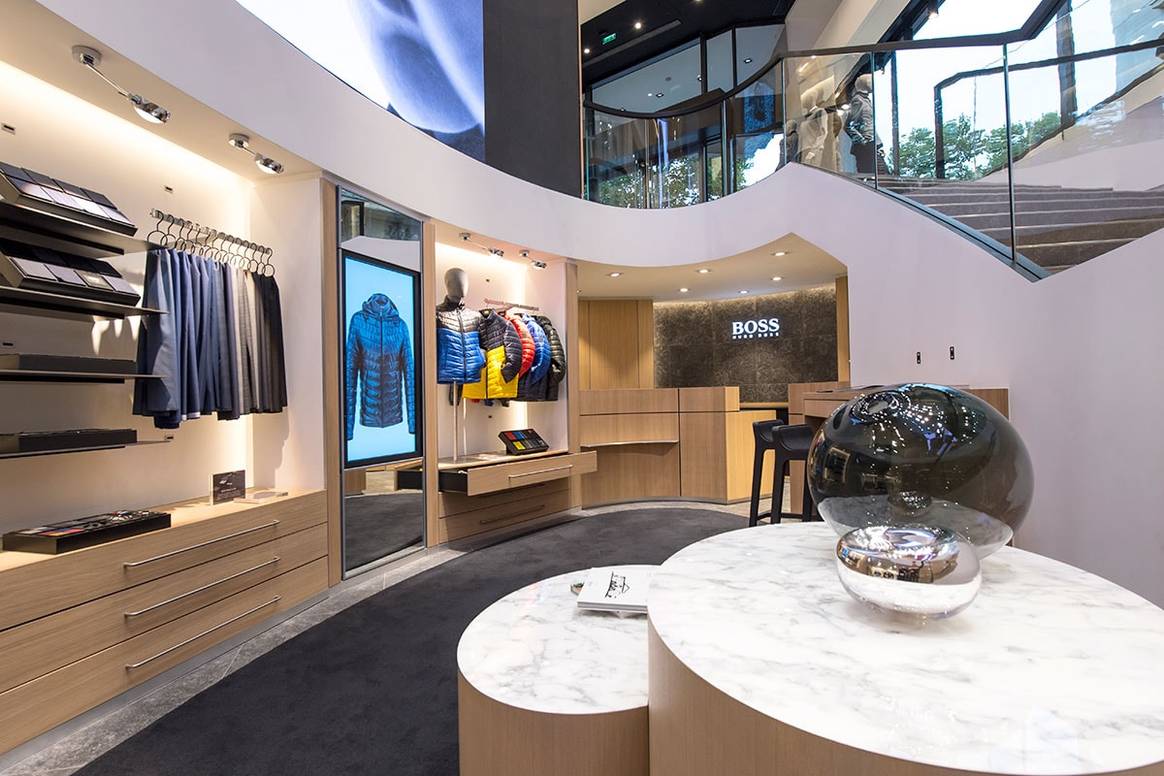 En image : la nouvelle scénographie du flagship de Hugo Boss