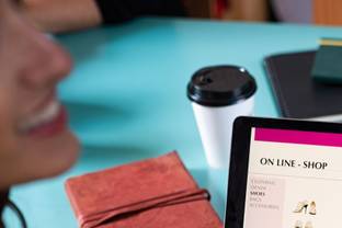Verband: Schwacher Konsum belastet Onlinehandel