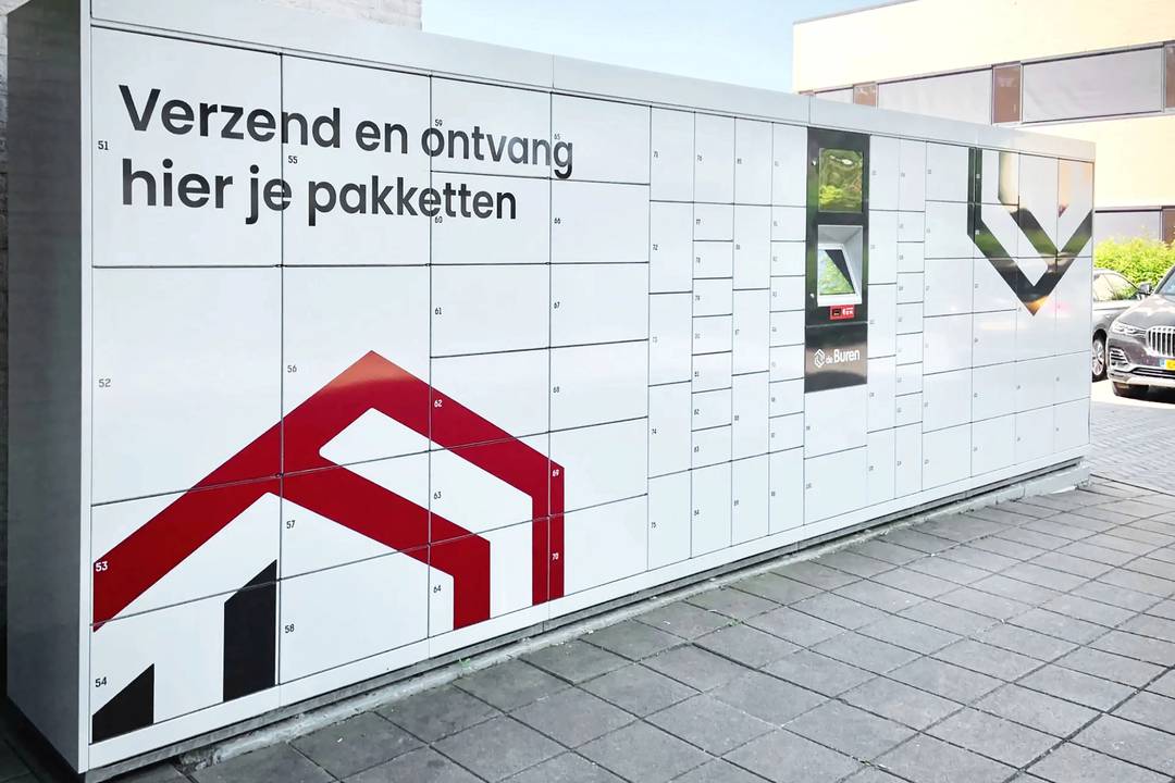 Een pakketwand van De Buren.