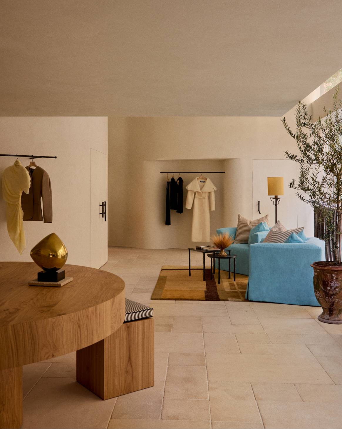 Das Interieur der Boutique Jacquemus in New York.