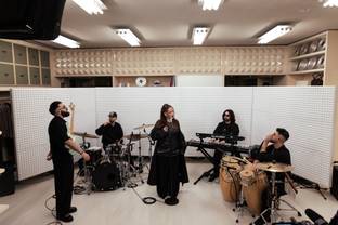 Vídeo: Bershka sigue apostando por el formato musical "Gallery Live" con Lia Kali en San Sebastián