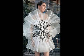 Video: Fashion institute Polimoda interviews fashion designer Iris van Herpen