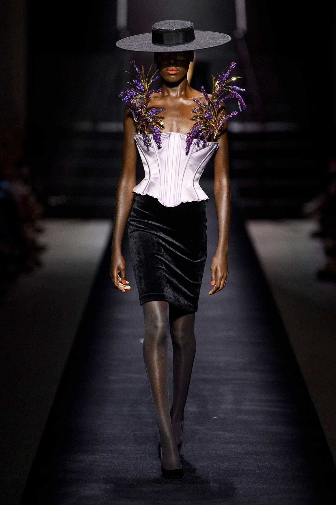 Photo Credits: Schiaparelli, colección alta costura “Renacer” para la temporada Otoño/Invierno 2022/2023 FW22.