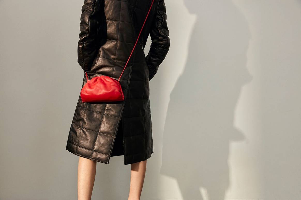 Mytheresa va commercialiser trois pièces exclusives de Bottega Veneta