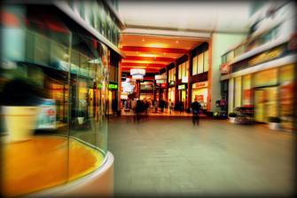 Oltre 155mila i giovani under 30 ricercati a ottobre, il 40% nel commercio 