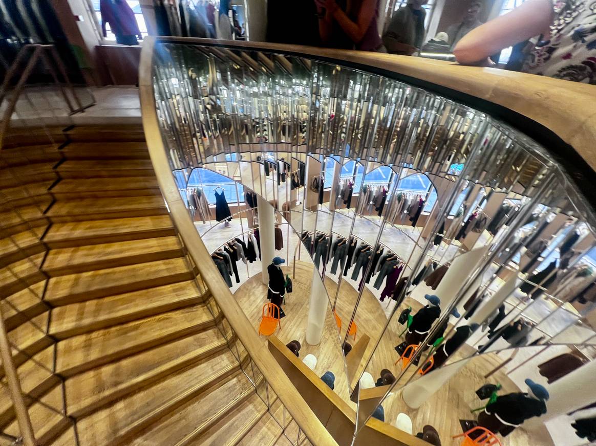 Retail-tur i Paris: Sådan genopfinder brands fysiske butikker som ...
