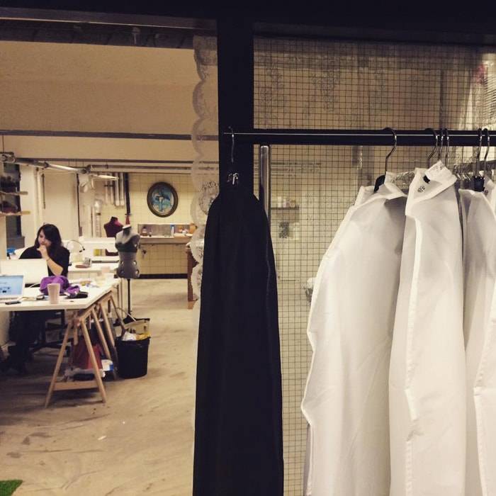 Het Amsterdam Fashion Week debuut van... Tess van Zalinge en Lola + Lou