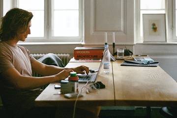 Qué pueden hacer los empleadores para mantener la salud y la motivación en el teletrabajo