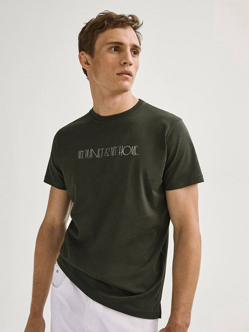 Con muy buena letra: Massimo Dutti lanza una colección sostenible junto al calígrafo José María Passalacqua