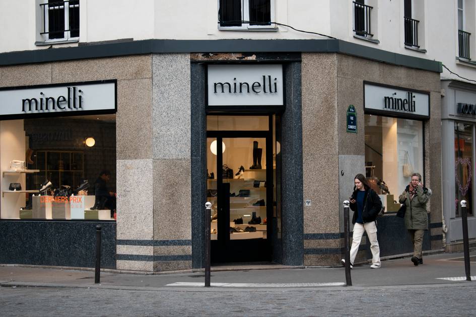 Minelli shoe store front during receivership period