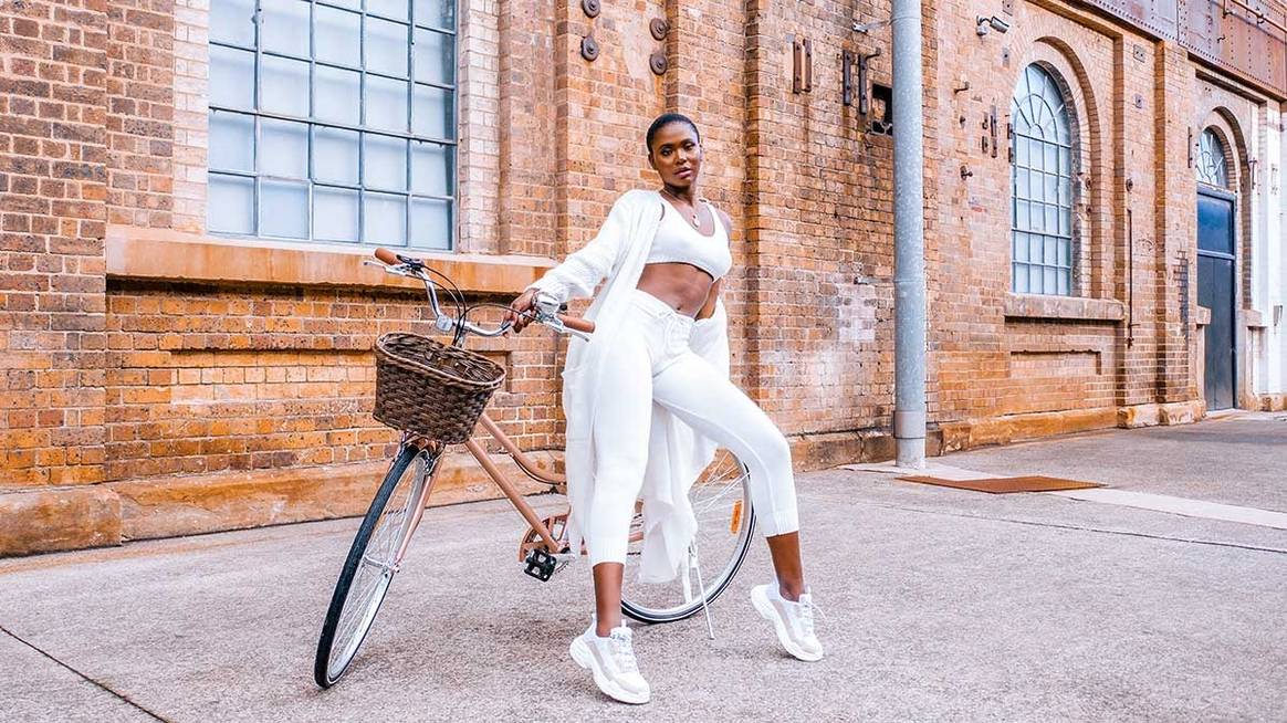 La marca PrettyLittleThing realiza su campaña usando únicamente un dron
