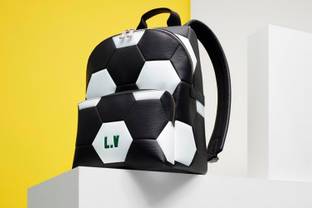 В "Крокус Сити Молл" открылся pop-up store Louis Vuitton к ЧМ 2018