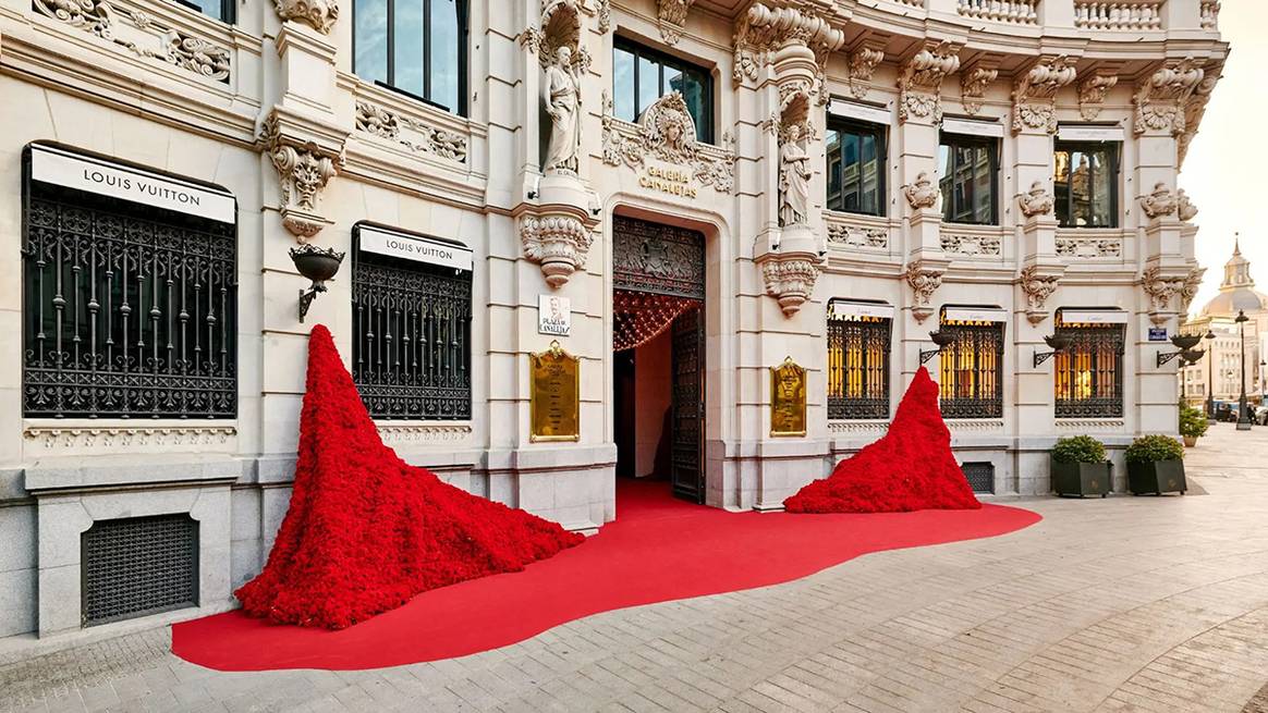 Atrio central de Galería Canalejas, área comercial y gastronómica del Centro Canalejas Madrid.