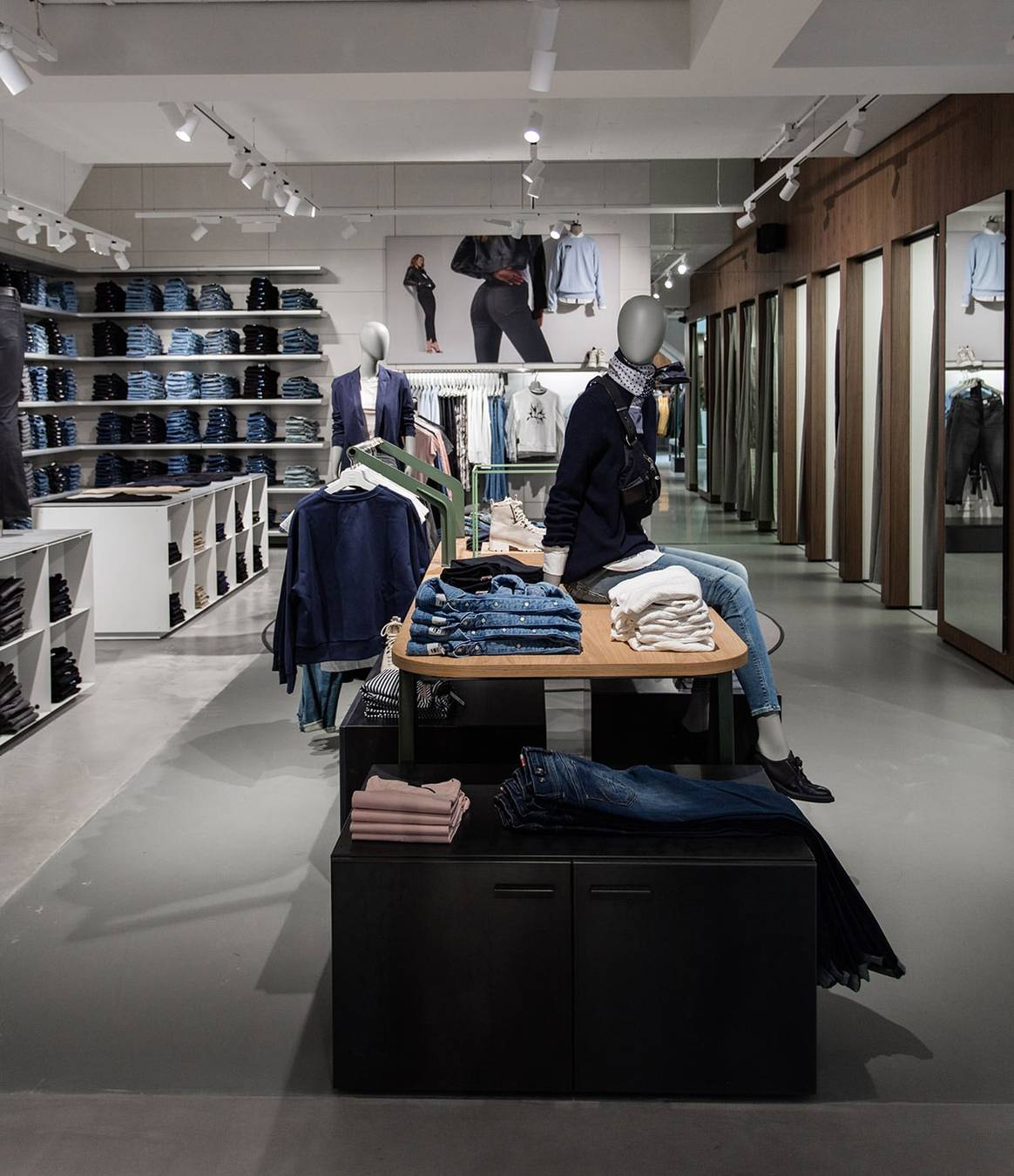 In beeld: G-Star Raw heropent flagshipstore in Rotterdam