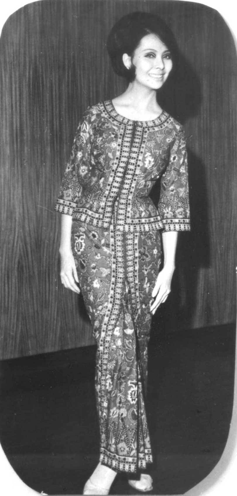 Singapore Airlines celebrates 50 years of Pierre Balmain