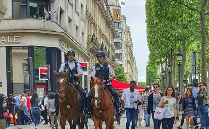 Franse luxewinkels mogen nu ook op zondag open