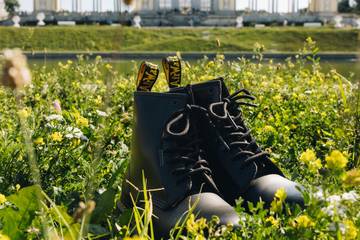 MM6 Maison Margiela et Dr Martens dévoilent leur collaboration 