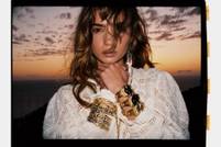 Ba&sh presenta su nueva colección de joyas: Una odisea solar encarnada por Inka Williams