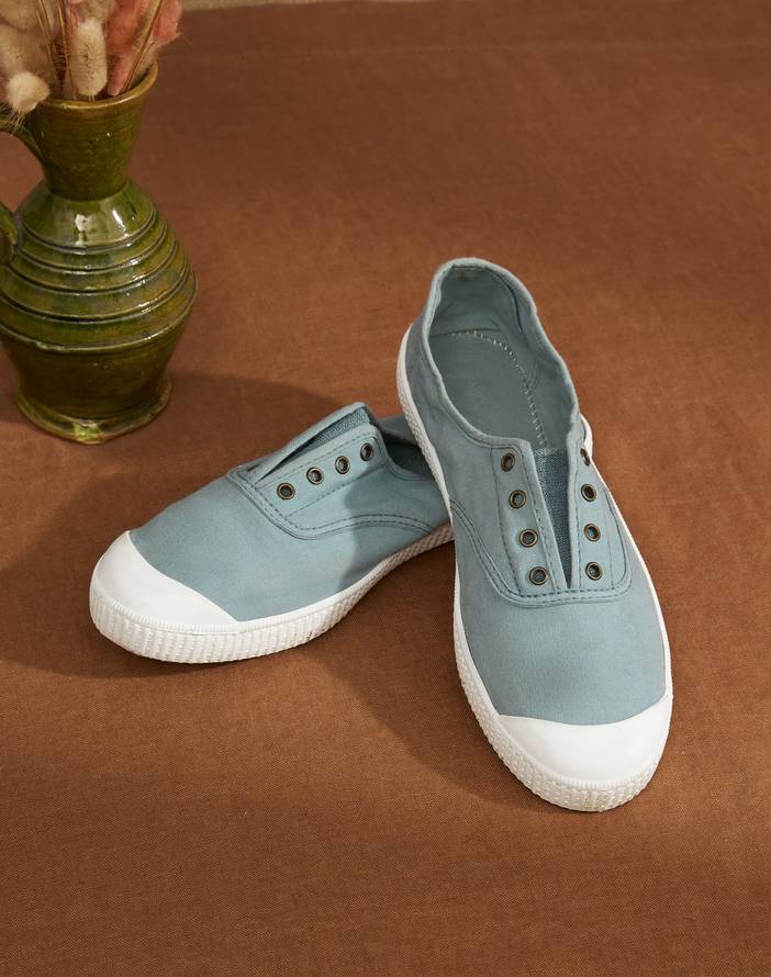 Eyelet Slip On Gym Shoes Mercury | Brora