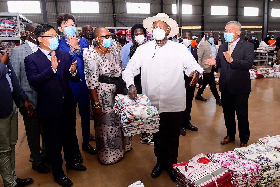 El presidente de Uganda, Yoweri Kaguta Museven, durante la ceremonia de inauguración de las fábricas de la nueva fase del Parque Industrial Sino Uganda-Mbale.