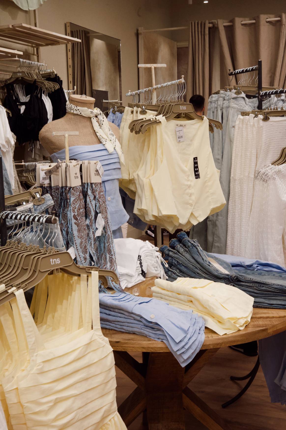 TNS opens new store in Aventura Mall, Miami-Dade County