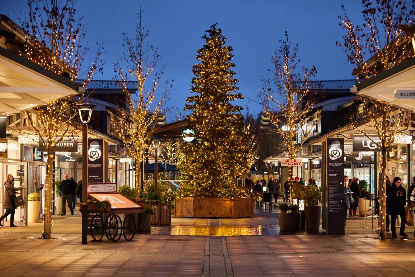 Weihnachtsaktionen, Charity und Shopping Highlights: Bruce Darnell lädt zum Christmas Shopping mit Herz im Zweibrücken Fashion Outlet ein
