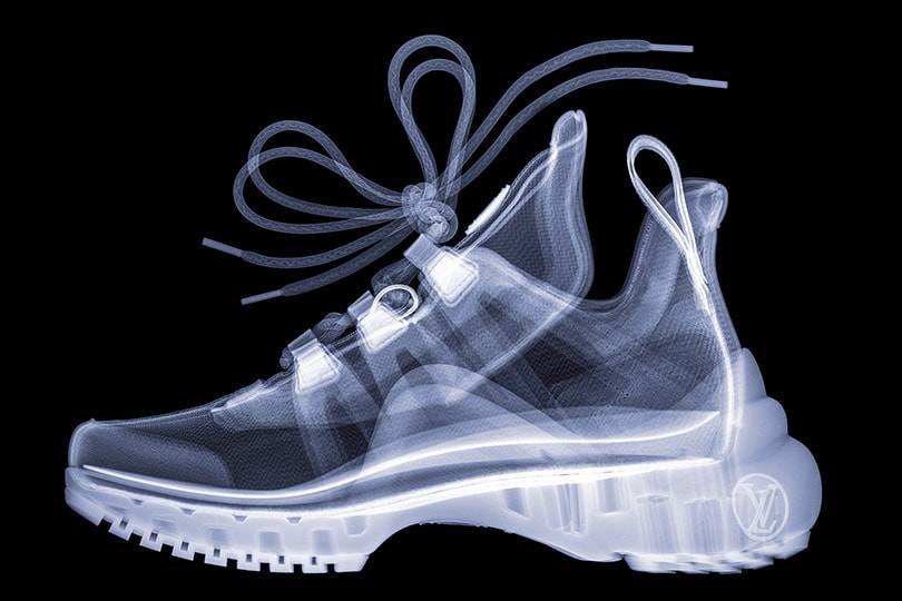 Behind the seams: Lyst werkt samen met X-Ray-artiest Hugh Turvey aan de Sneaker Art Series