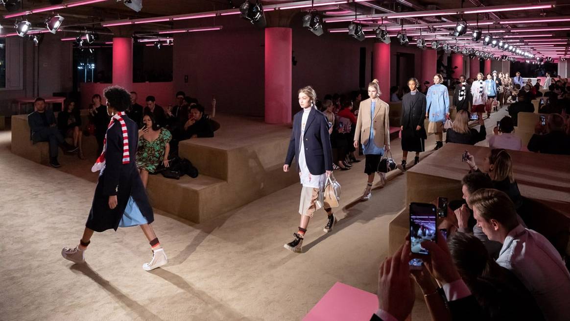 La collezione Prada Resort 2020 ha sfilato a New York