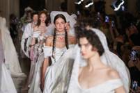 Barcelona Bridal Fashion Week celebra el legado punk-romántico de Vivienne Westwood 