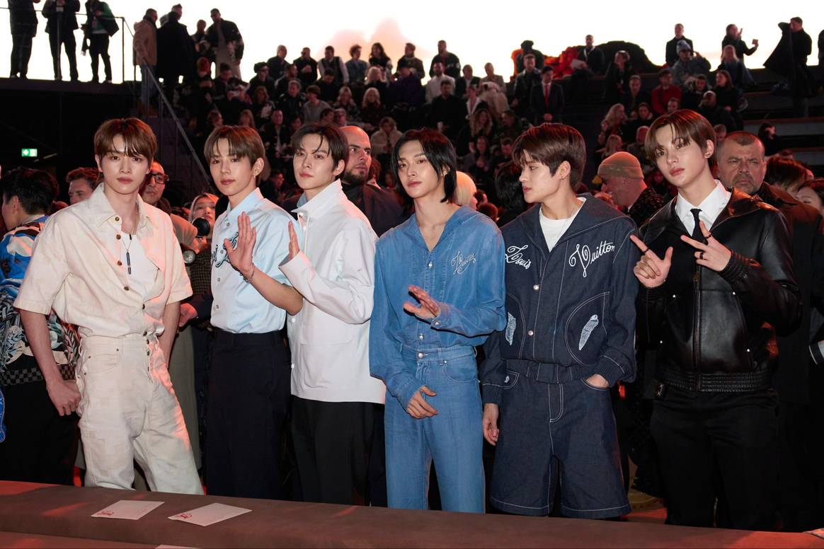 Groupe de garçons RIIZE chez Louis Vuitton m FW24