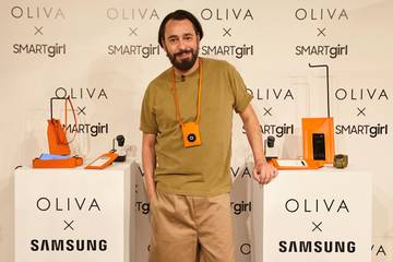 Juanjo Oliva crea una colección de accesorios para Samsung