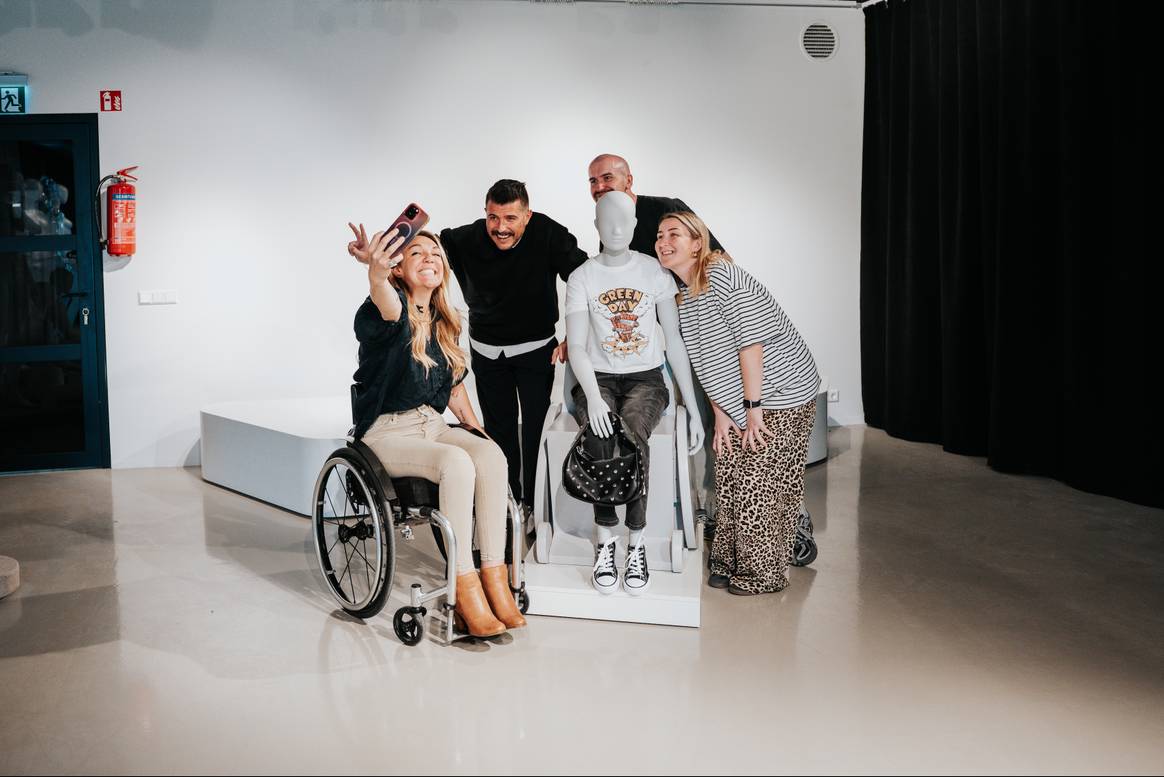 Primark ‘Sophie’ seated mannequin