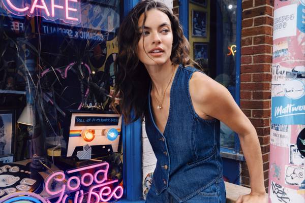 King Louie compie un grande passo verso la moda circolare con una collezione realizzata da rifiuti tessili