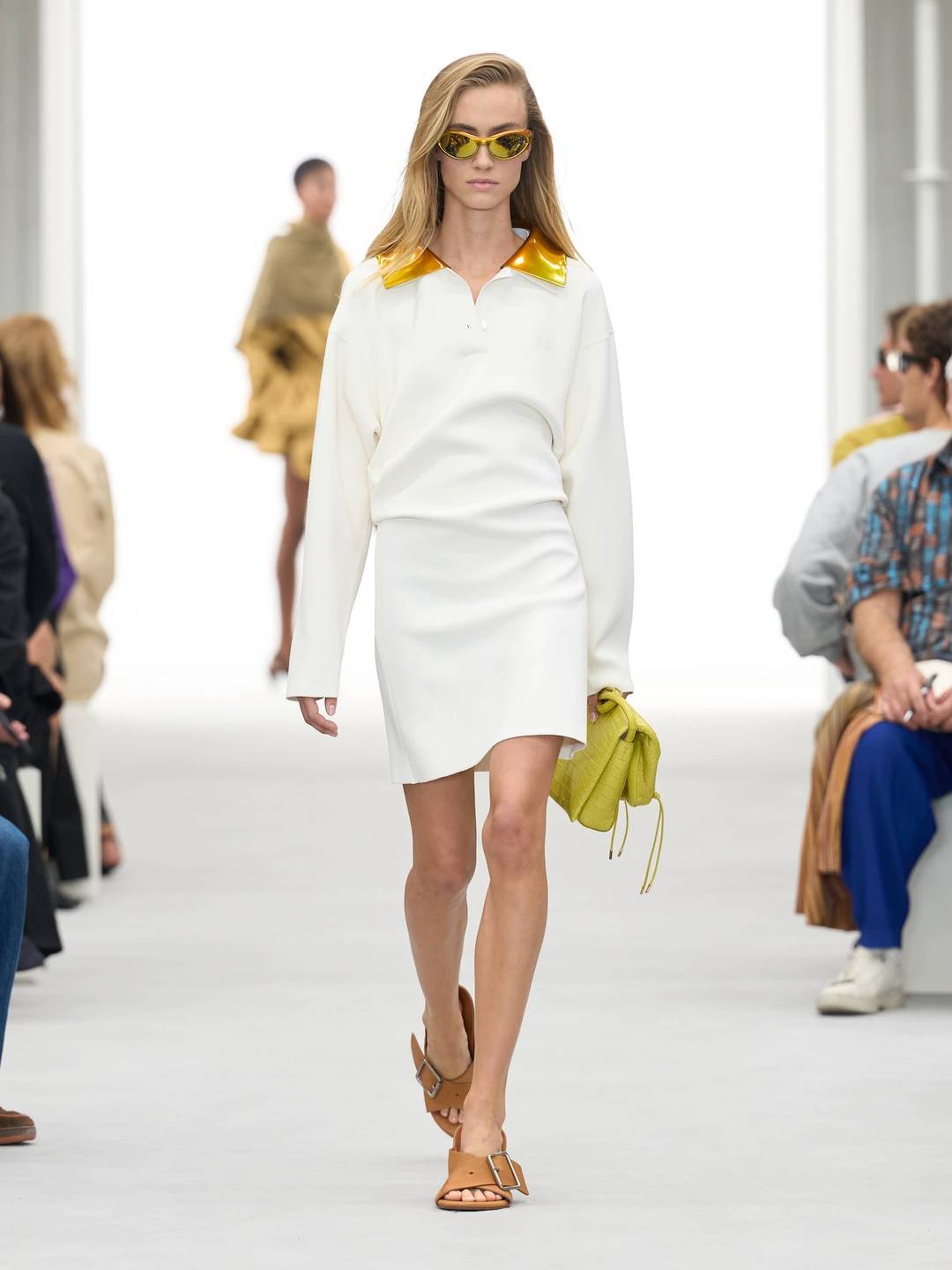 Loewe, sfilata di presentazione delle collezioni donna e uomo per la Primavera/Estate 2027.